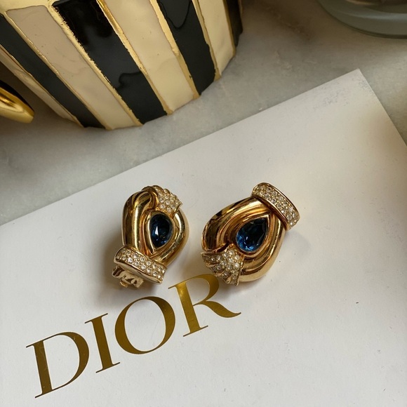 VINTAGE Christian Dior gold tone blue and clear crystals clip on earrings - Picture 2 of 16
